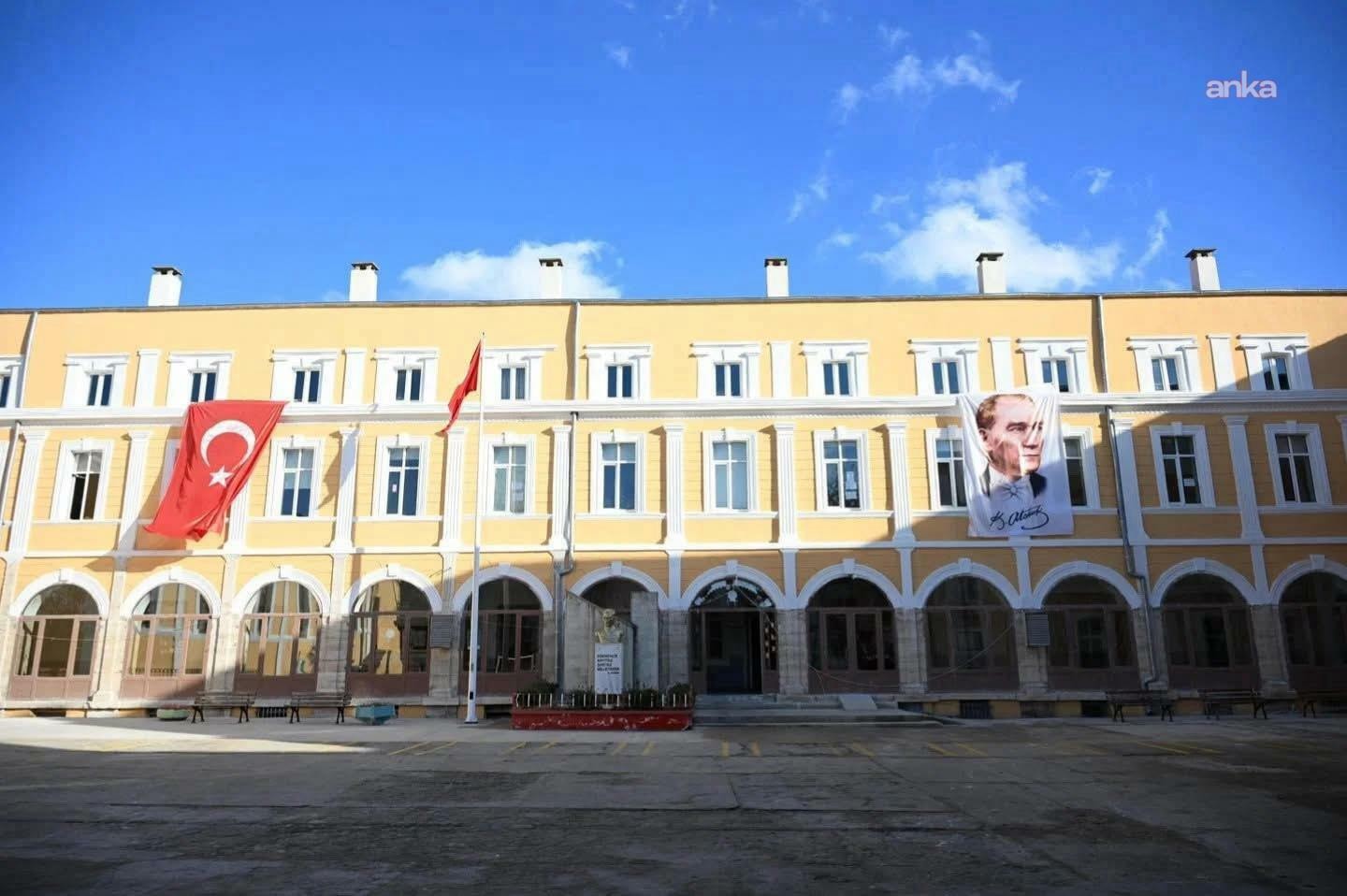 Köklü lise depreme dayanıksız çıktı yıkım kararı alındı