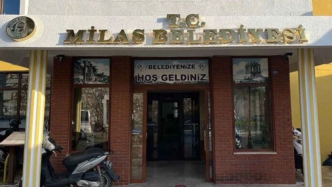 Milas Belediyesine 13 İlde Operasyon: Belediye Başkanı Ve Oğlu Dahil 29 Gözaltı