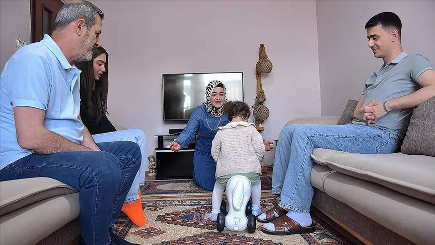 Dördüncü çocuk sevincini korucuyu aile olarak yaşadılar