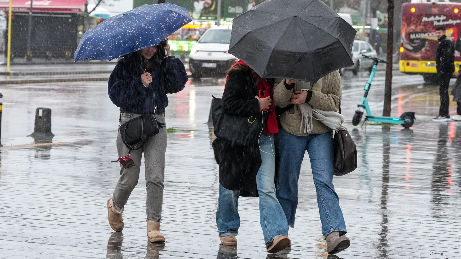 AKOM'dan 6 günlük rapor: İstanbul'da sıcaklık birden düşecek