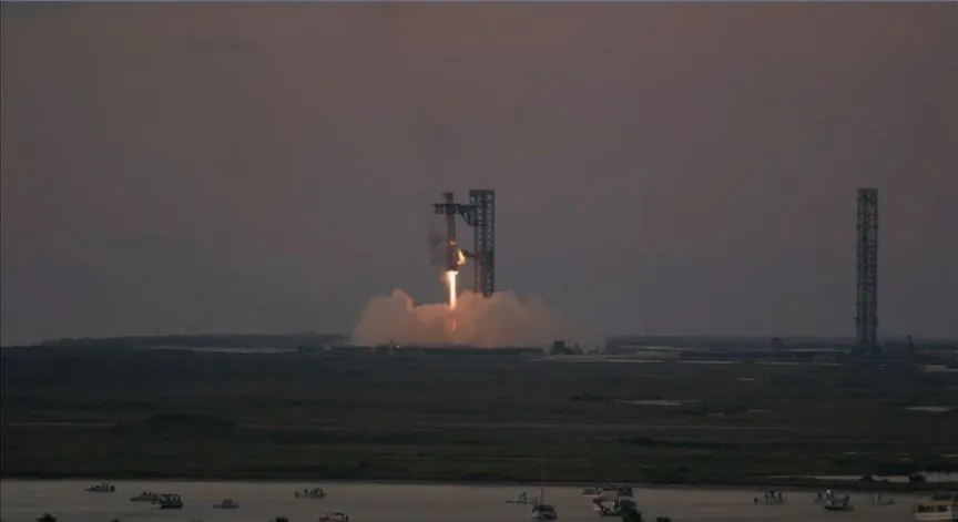 SpaceX'in Starship roketi, 10’uncu test uçuşunu başarıyla tamamladı