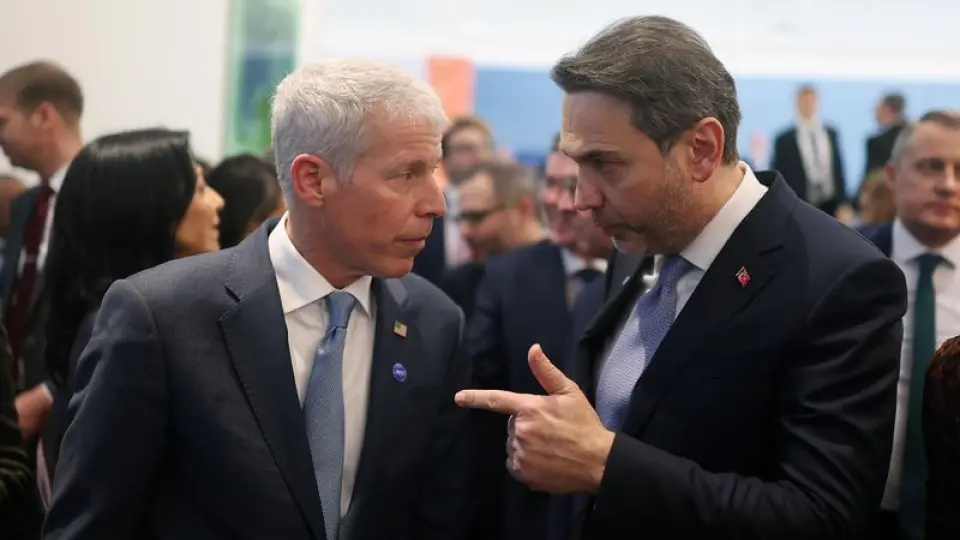 Bakan Bayraktar: Enerjide temel zorluk talep artışı ve altyapı ihtiyacı 