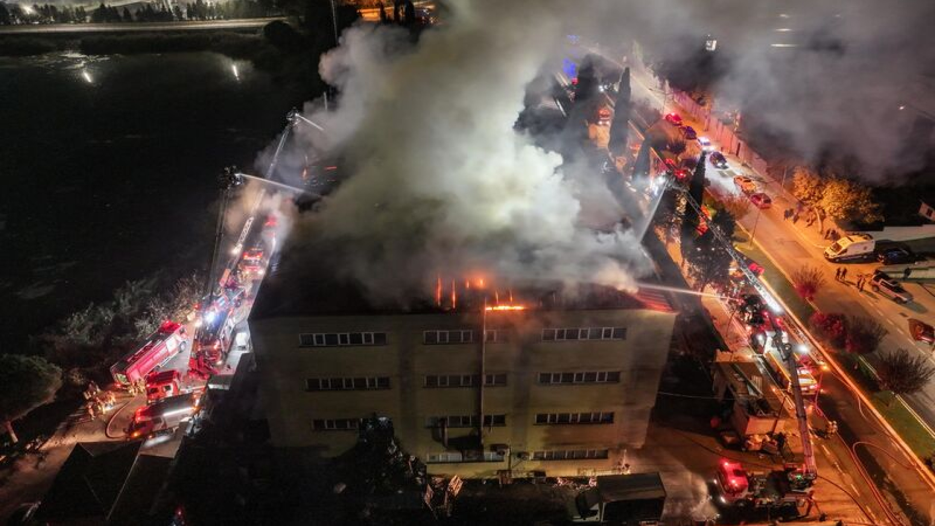 Tuzla’da Ayakkabı Fabrikasında Yangın - Yeni Haberler - Habertürk