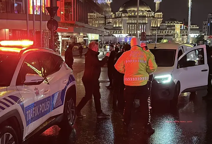 İstanbul'da polis ekipleri kent genelinde uygulama yaptı