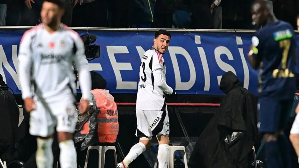 Beşiktaş'ta Emirhan Topçu şoku! Kulüpten açıklama geldi
