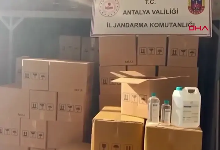 Antalya’da sahte alkol operasyonu: 119 bin litre sahte alkol ele geçirildi