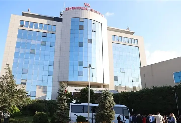 Bayrampaşa Belediyesi'ne operasyon: 48 şüpheli adliyeye sevk edildi