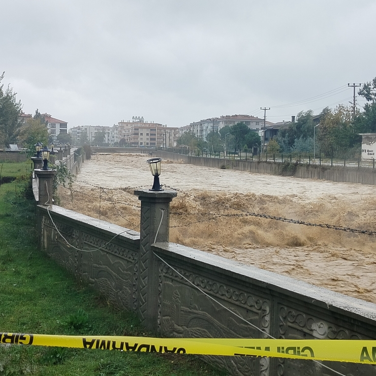 Yalova'da Okullar Yarın Da Tatil