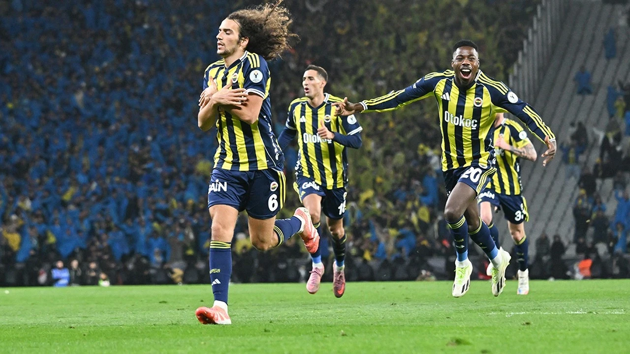 Fenerbahçe'nin Alanyaspor maçı kamp kadrosu belli oldu