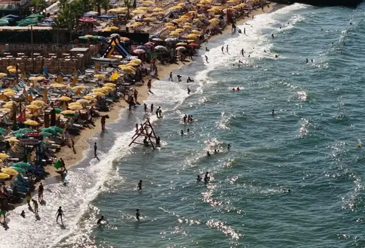 40 bin nüfuslu Çınarcık, yaz sezonunda 500 bin kişiyi ağırlıyor