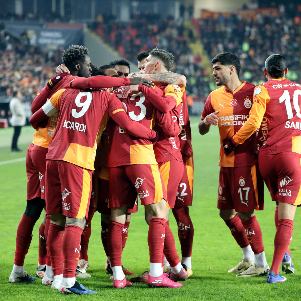"Galatasaray pilini doldurmuş!"