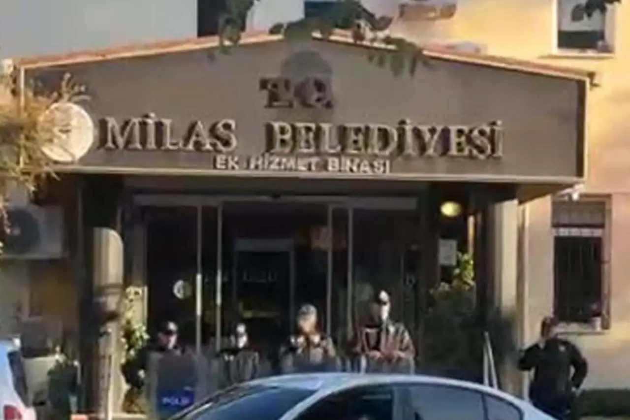 Tutuklanan Milas Belediye Başkanı Fevzi Topuz Görevden Uzaklaştırıldı