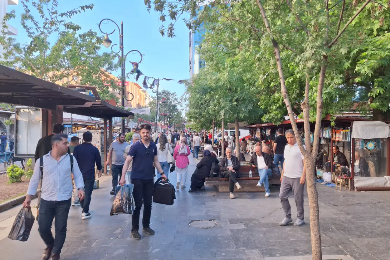 Yurttaş Mevcut Siyasetten Umutsuz, Çareyi ‘Halk Meclislerinde’ Arıyor
