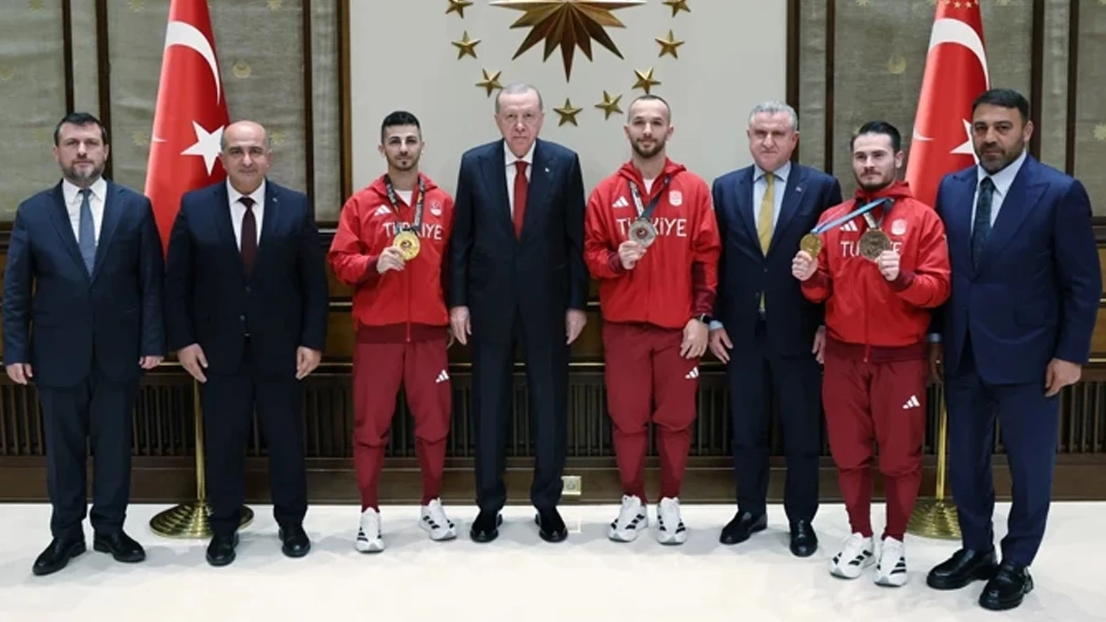 Cumhurbaşkanı Erdoğan, sporcuları kabul etti