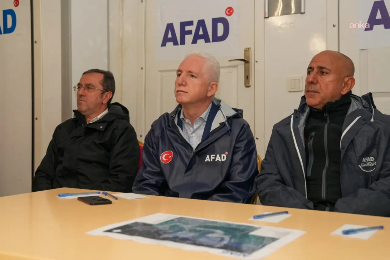 İstanbul Valisi Gül'den Sel Açıklaması: “Kısa Vadeli İşleri Pazartesi’ye Kadar Tamamlayacağız”