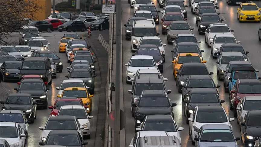 Ankara'da hafta sonu AVM yoğunluğu trafiği olumsuz etkiledi