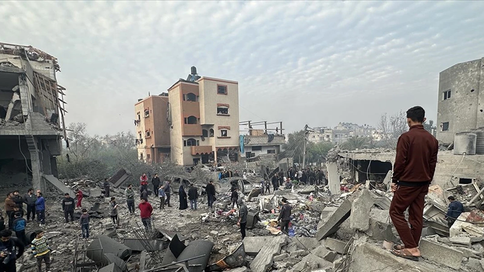 İsrail'in vurduğu Gazze'de can kaybı 71 bin 657'ye yükseldi