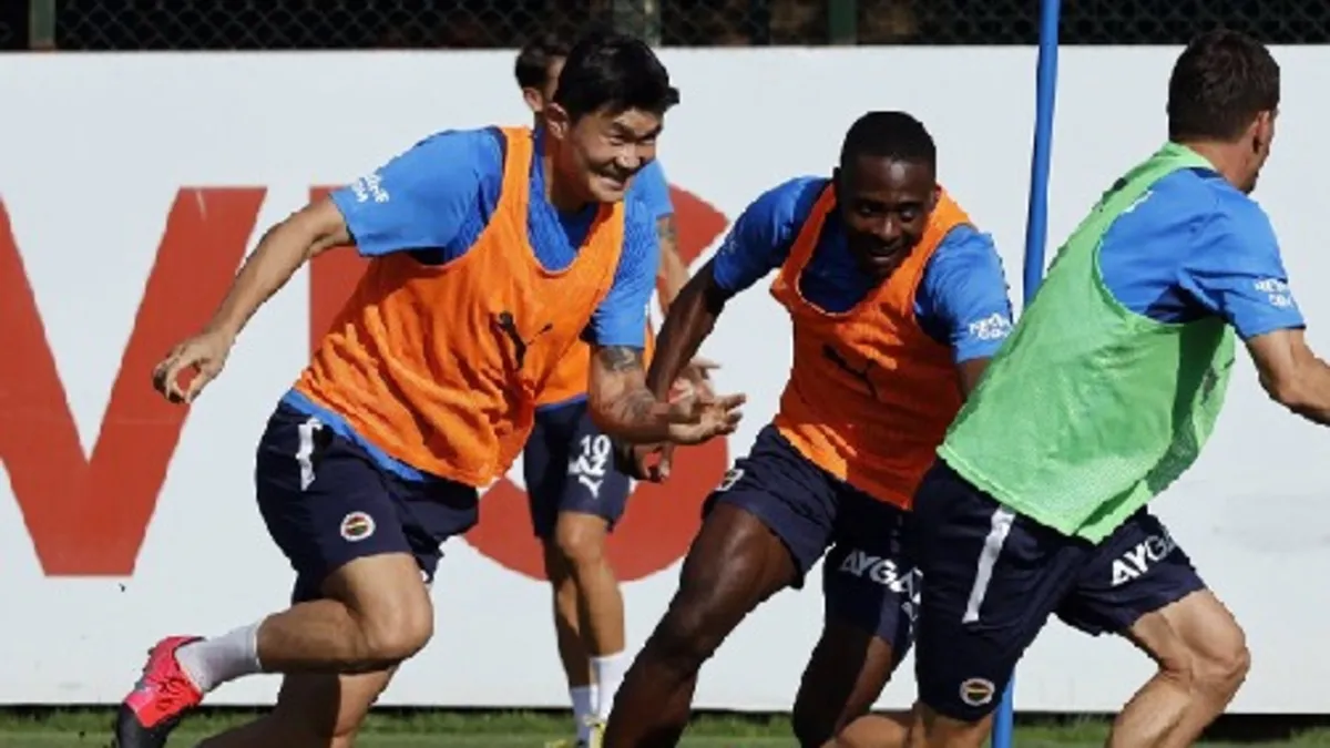 Fenerbahçe eski yıldızı için harekete geçti! Savunmaya dev transfer hamlesi
