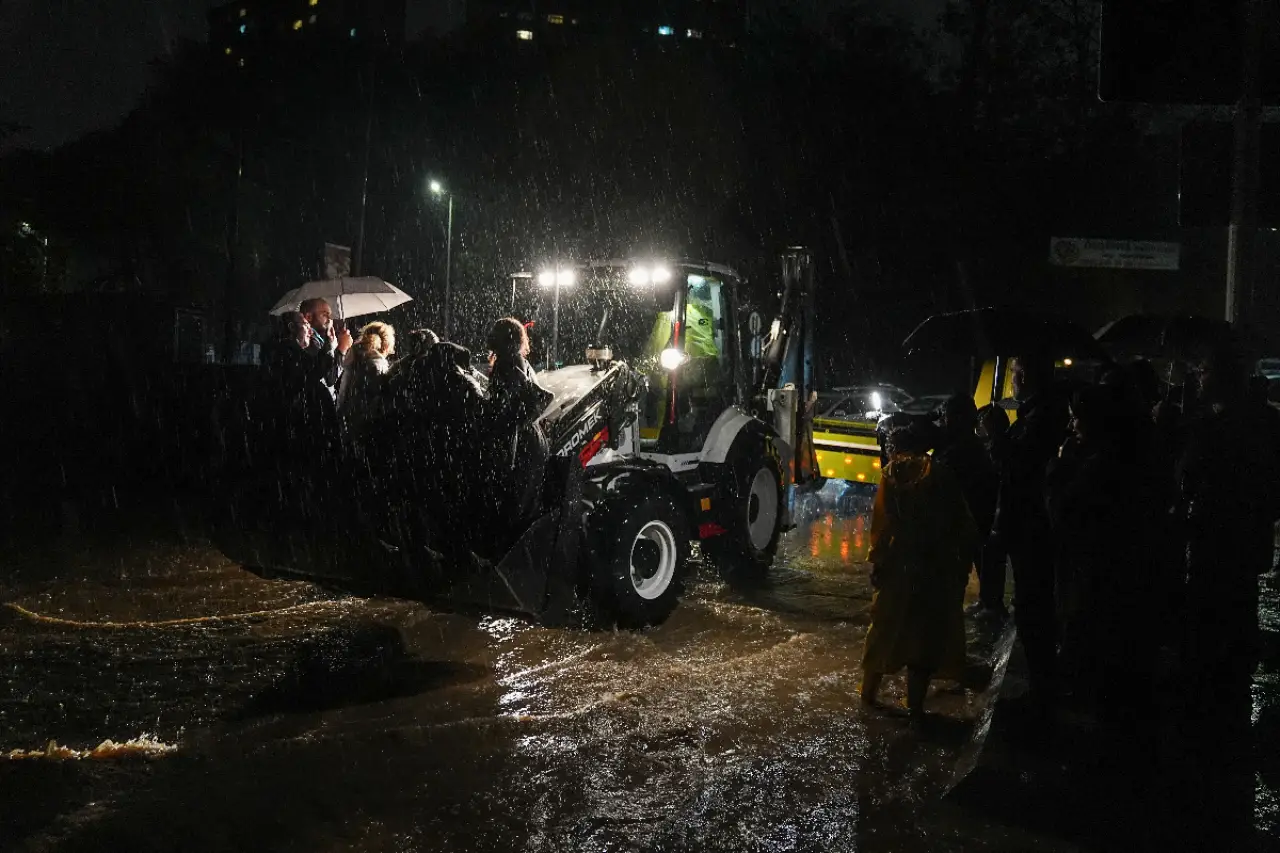 Meteorolojiden 81 İl İçin Uyarı: İstanbul Ve Birçok İlde Yağış Bekleniyor