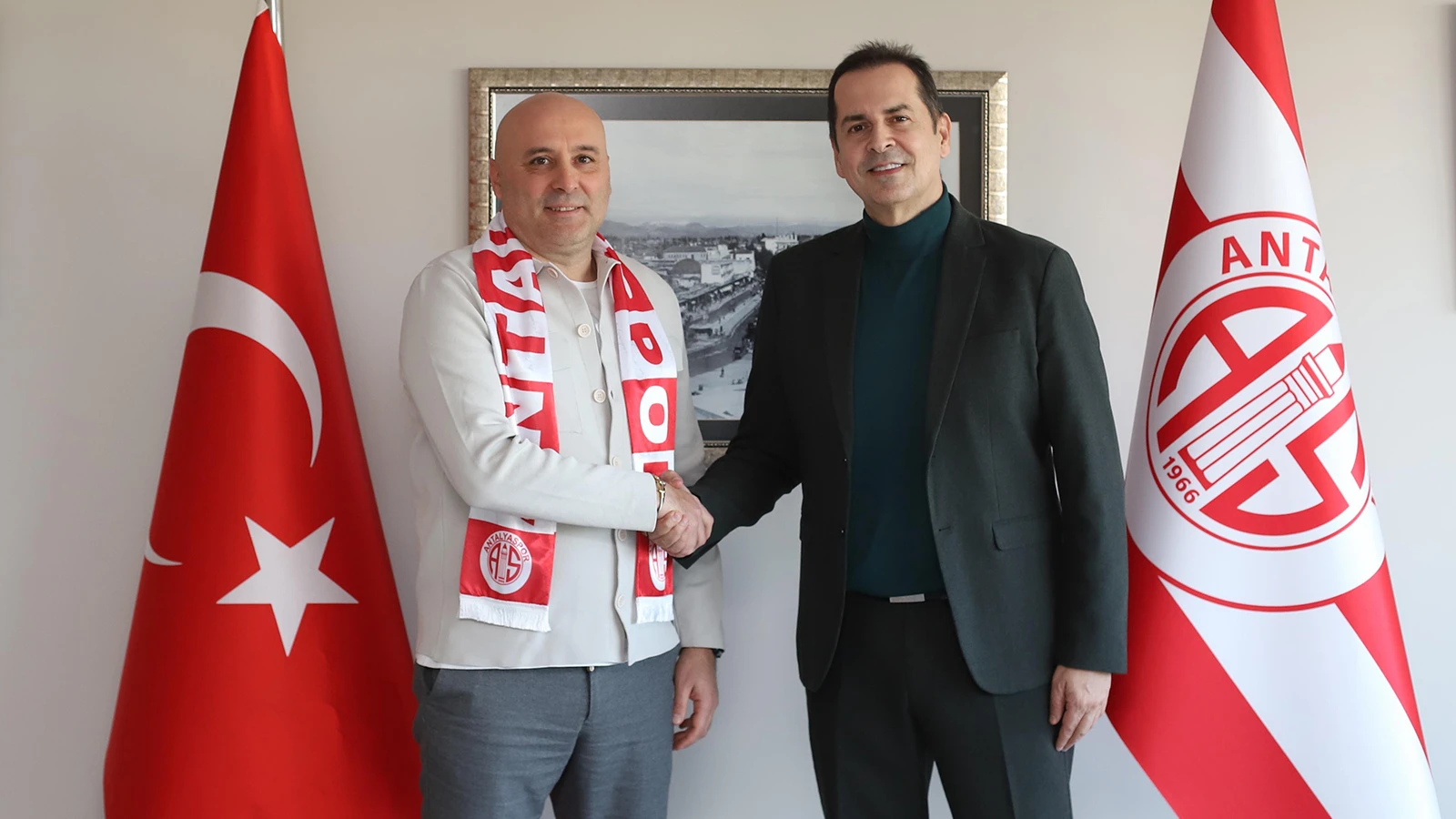 Antalyaspor'un yeni teknik direktörü Sami Uğurlu oldu