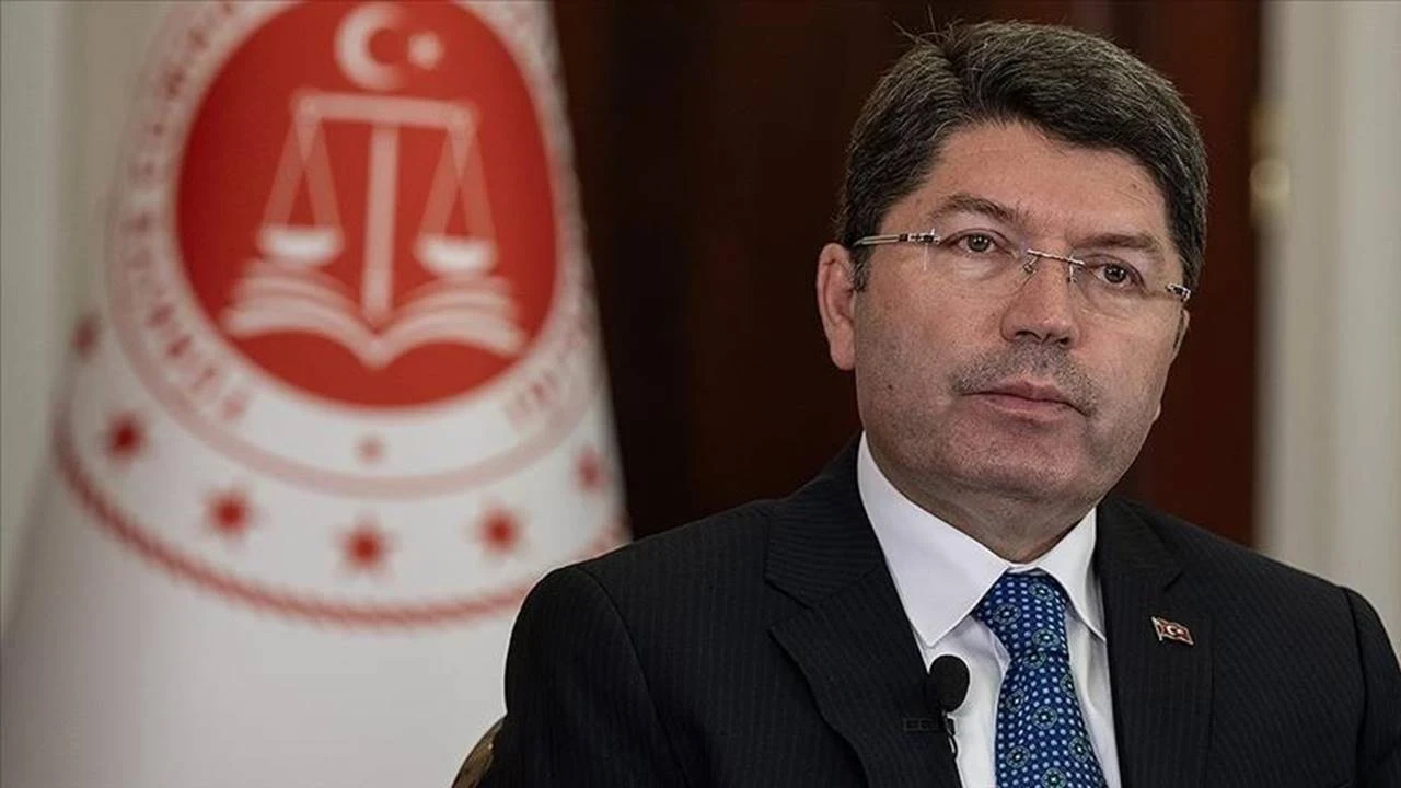Bakan Tunç: Gazze’de çocukları hedef alan saldırıları lanetliyoruz