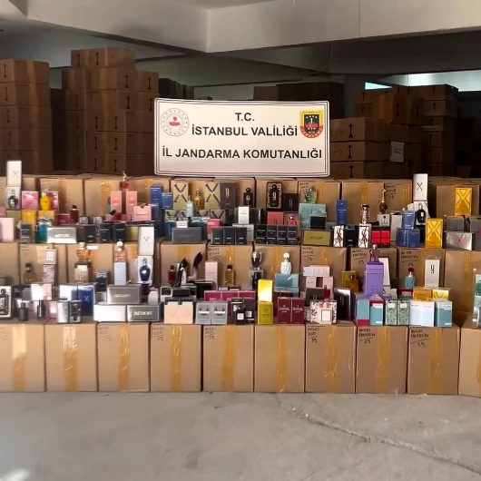 Bayrampaşa’da Sahte Parfüm Operasyonunda 350 Milyon Liralık Ürün Ele Geçirildi