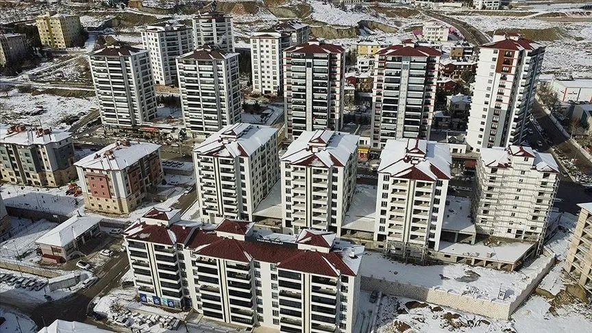 Elazığ'da 1316 depremzede aile "Yerinde Dönüşüm Projesi" ile evlerine yerleşti