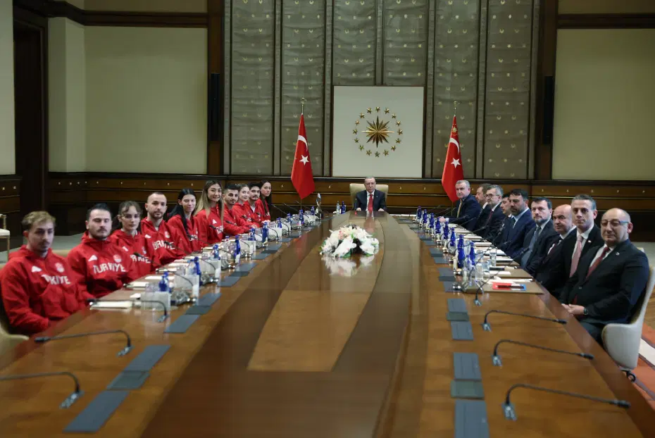 Cumhurbaşkanı Erdoğan, çeşitli branşlardan başarılı sporcuları kabul etti
