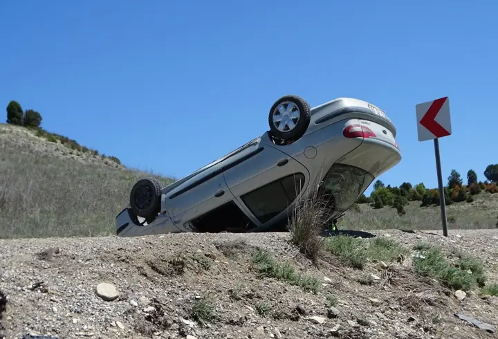 Kütahya’da takla atan otomobilin sürücüsü yaralandı
