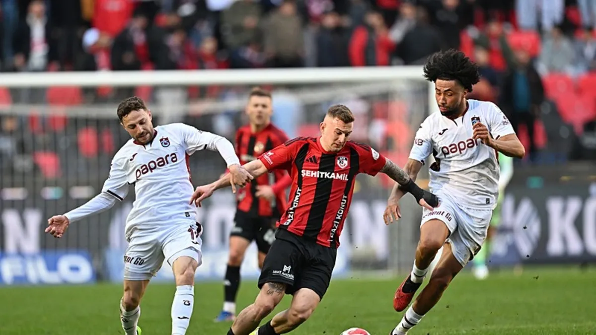 Trabzonspor'a Folcarelli'den kötü haber! Sakatlık...