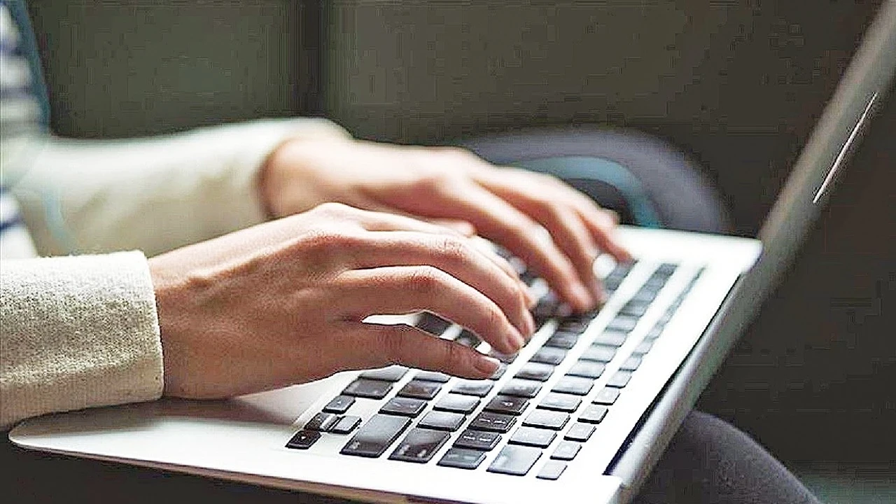 Lenovo, kritik parça stoklarını yüzde 50 artırdı