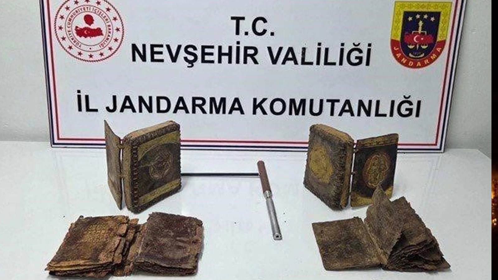 Tarihi eser değeri taşıyan 2 adet Tevrat bulundu