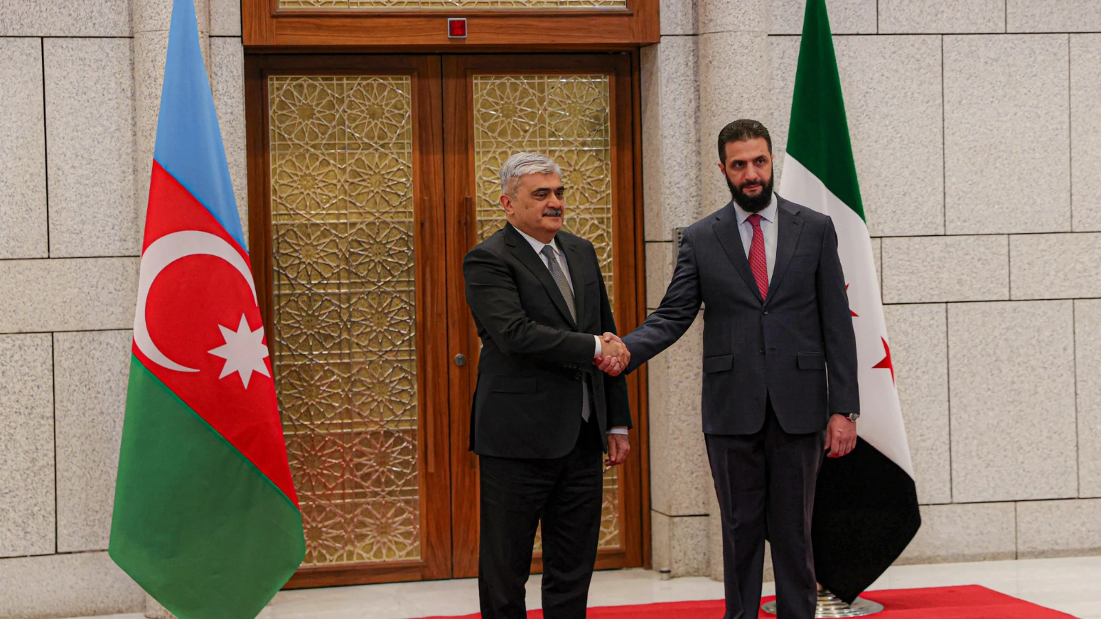 Suriye Cumhurbaşkanı Şara, Şam'da Azerbaycanlı üst düzey heyeti kabul etti