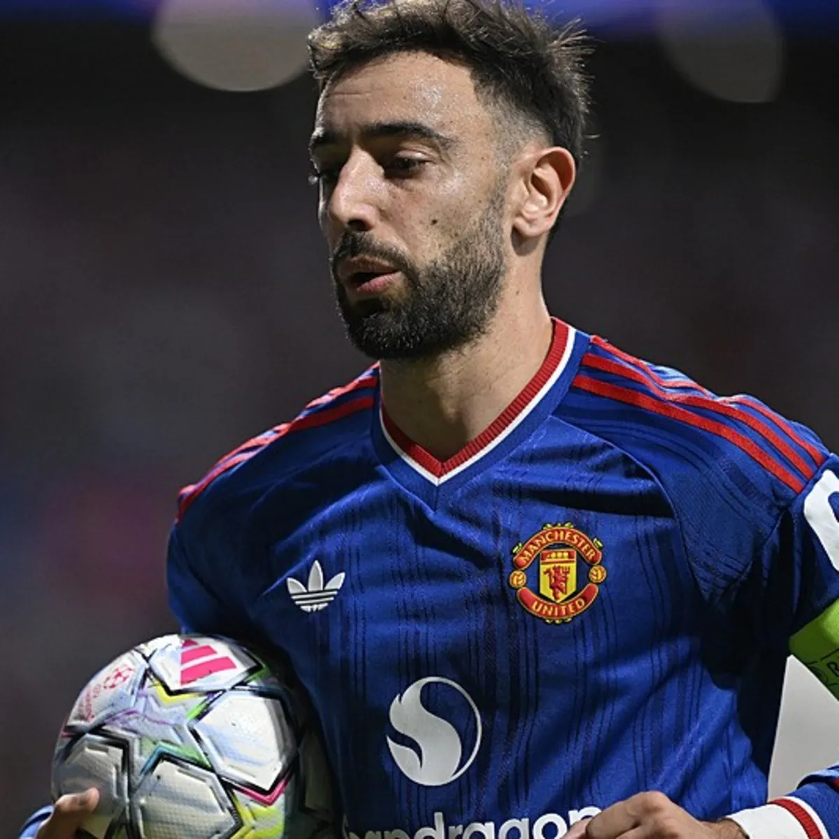 Galatasaray'da Bruno Fernandes Transferi Ona Bağlı! Yıldız İsimle Yollar Ayrılabilir