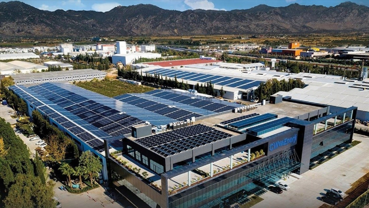 CW Enerji'den milyon dolarlık güneş enerjisi santrali anlaşması
