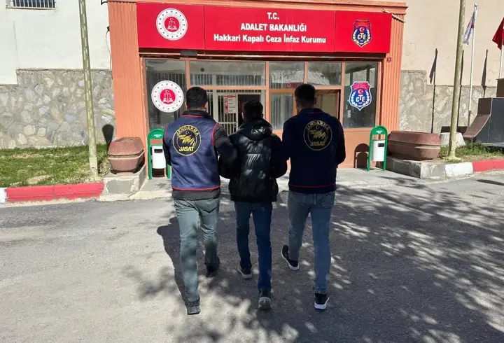 Hakkari'de kesinleşmiş 8 yıl 9 ay hapis cezası bulunan hükümlü yakalandı
