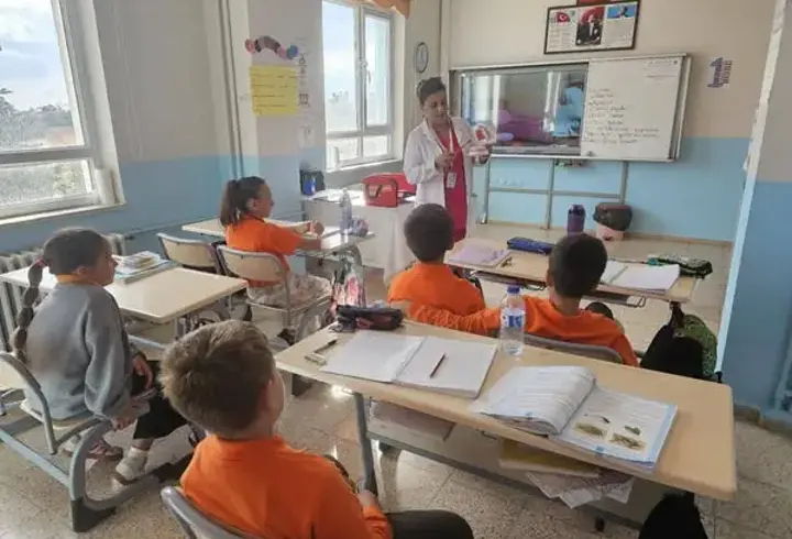 Gelibolu'da öğrencilere yönelik ağız ve diş sağlığı eğitimi başladı