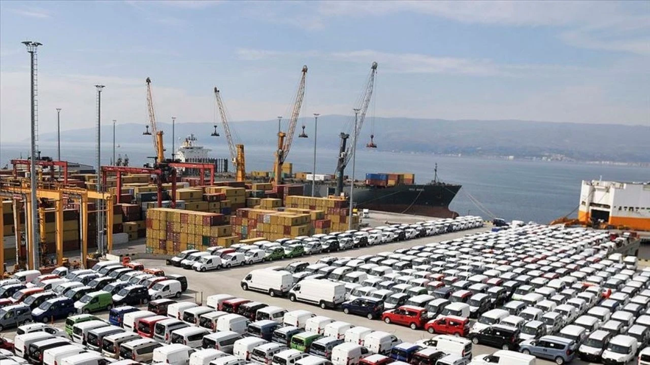 Türkiye'nin hafif ticari araç ihracatı 9 ayda 4,8 milyar dolara ulaştı