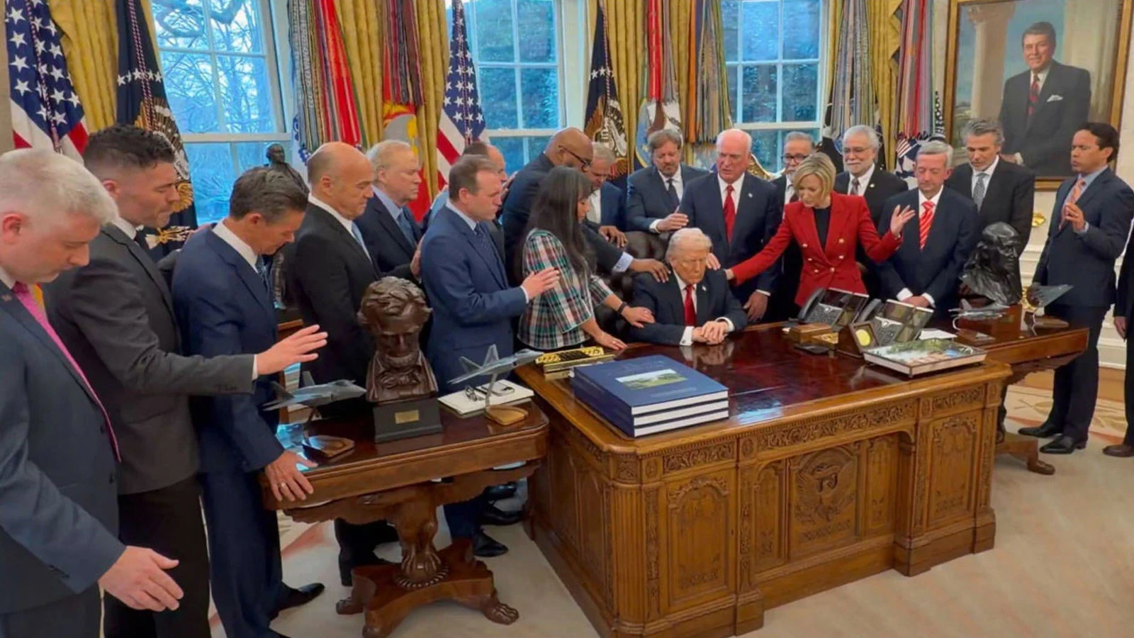 Evangelistlerin Trump ayini! ABD müdahalesi böyle destekleniyor