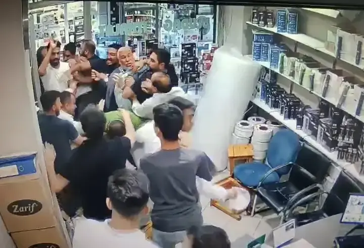 Şanlıurfa’da iş yerinde 7 kişinin yaralandığı kavga kamerada