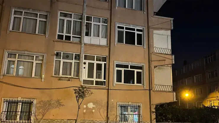 Eyüpsultan’da 5 Katlı Riskli Bina Tahliye Edilerek Mühürlendi