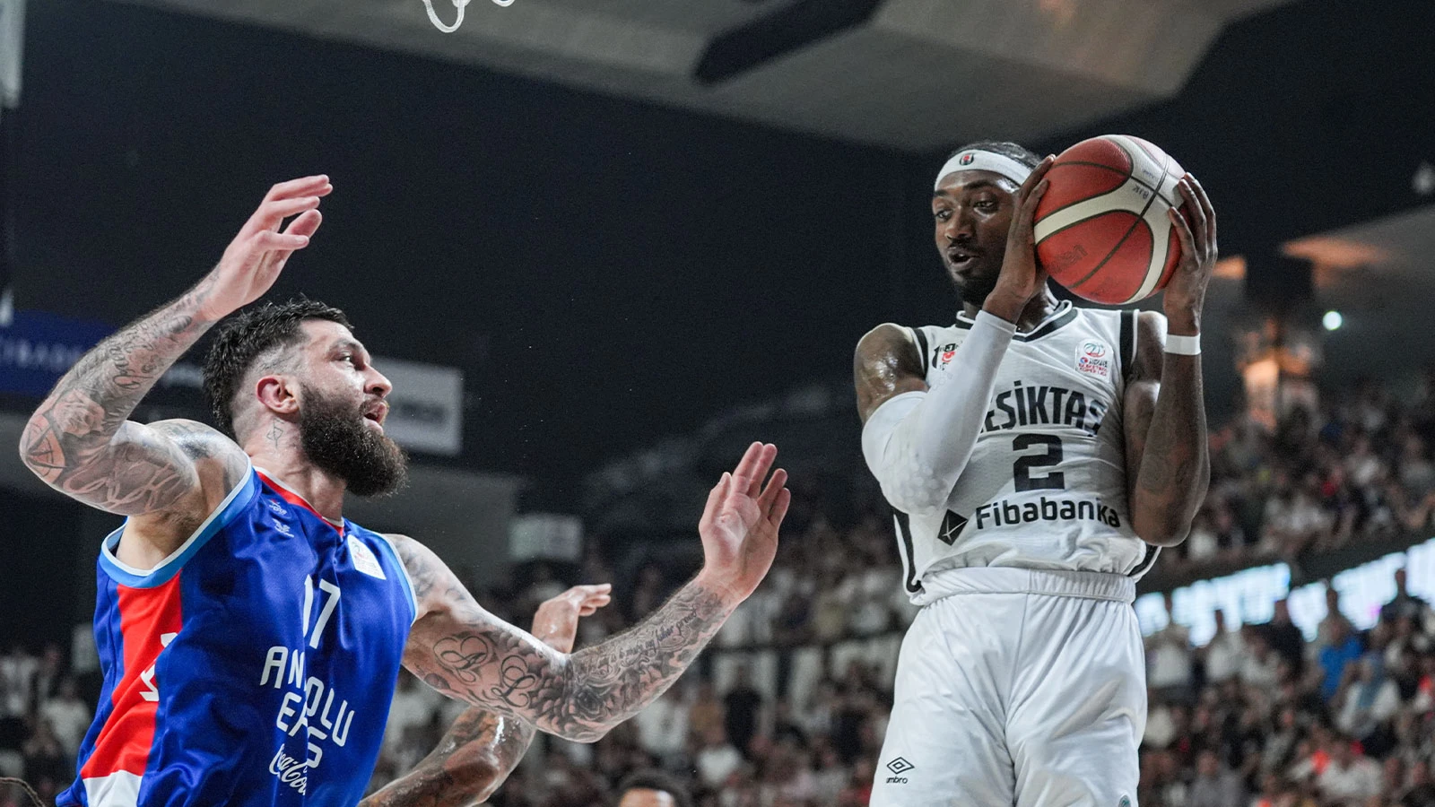 Beşiktaş, Anadolu Efes’i Farklı Geçti: Seride Durum 1-1