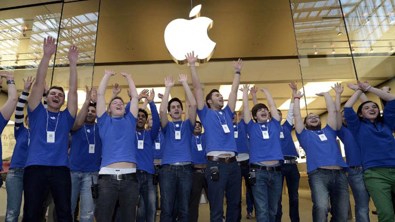 Apple çalışanlarını uyardı: ABD’den çıkmayın!