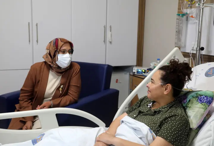 Hastanenin ilk ve son kalp nakli hastaları buluştu