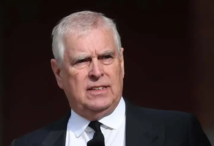 Gözaltına alınan İngiltere’nin eski prensi Andrew serbest bırakıldı