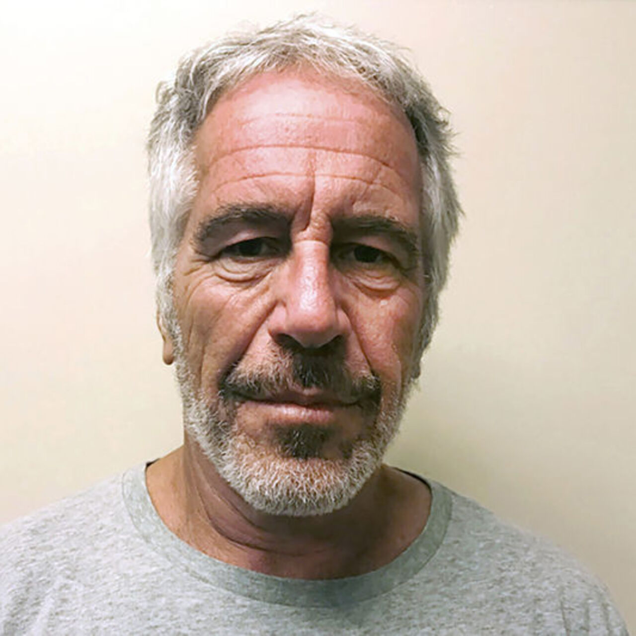 "Epstein'ın yüklü ödeme yaptığı isimler gizli tutulsun"