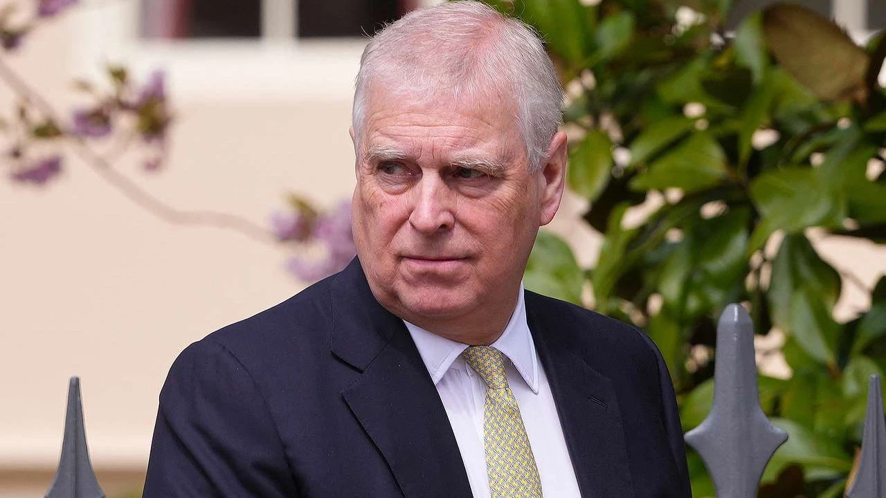 Gözaltına alınan İngiltere’nin eski prensi Andrew serbest bırakıldı