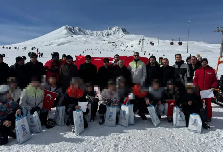 Denetimli serbestlikten yararlanan 13 çocuğa kayak eğitimi verildi