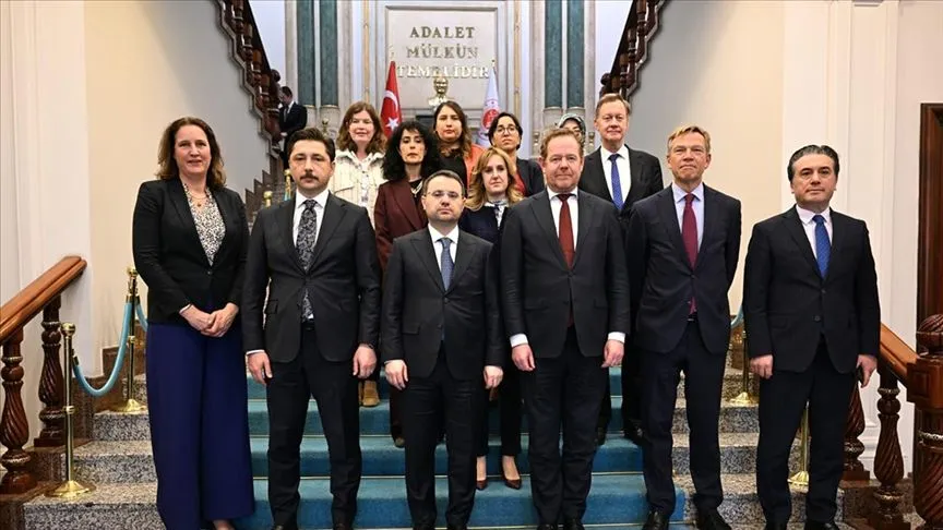 Adalet Bakanı Gürlek, Hollanda Adalet ve Güvenlik Bakanı Van Weel ile görüştü