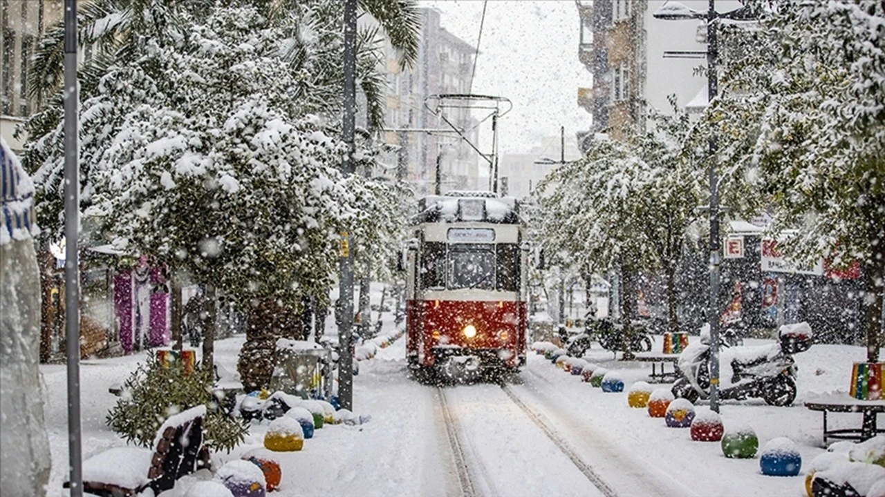 AKOM'dan İstanbul'a kar uyarısı! Muhtemel tarih belli oldu